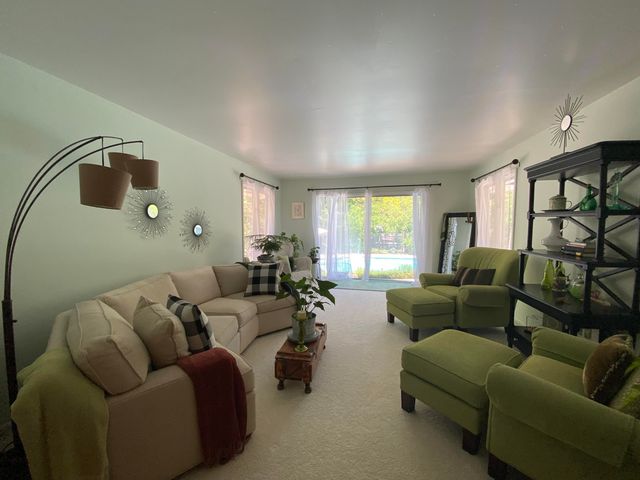 555 Foreman Street SE, Lowell, MI 49331
