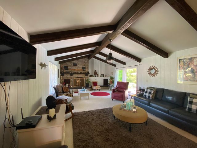 555 Foreman Street SE, Lowell, MI 49331