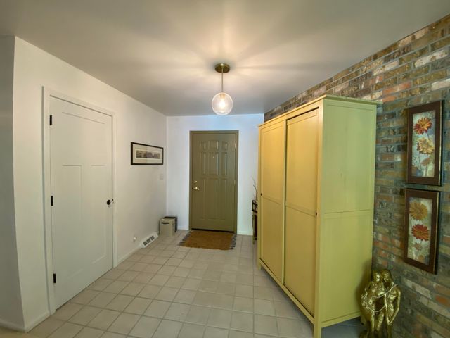 555 Foreman Street SE, Lowell, MI 49331