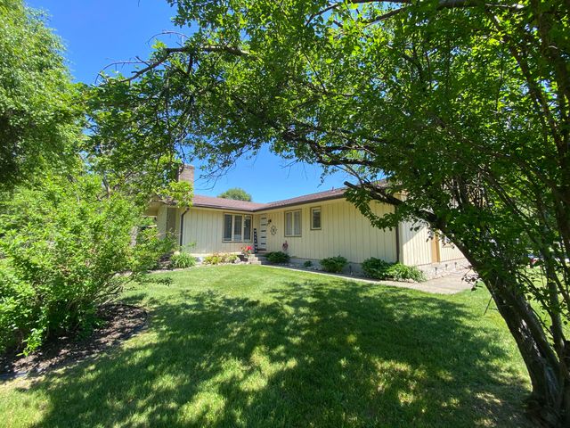 555 Foreman Street SE, Lowell, MI 49331