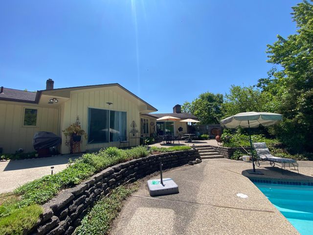 555 Foreman Street SE, Lowell, MI 49331