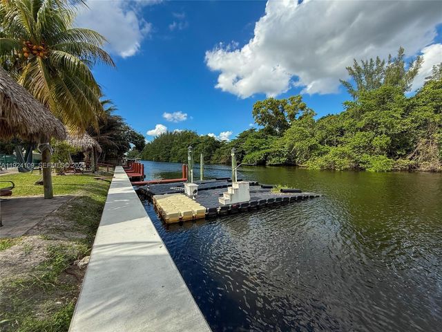 3211 SW 44th St 105, Dania Beach, FL 33312