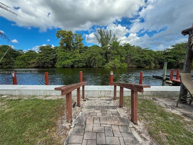 3211 SW 44th St 105, Dania Beach, FL 33312