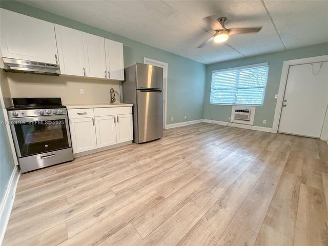 3211 SW 44th St 105, Dania Beach, FL 33312