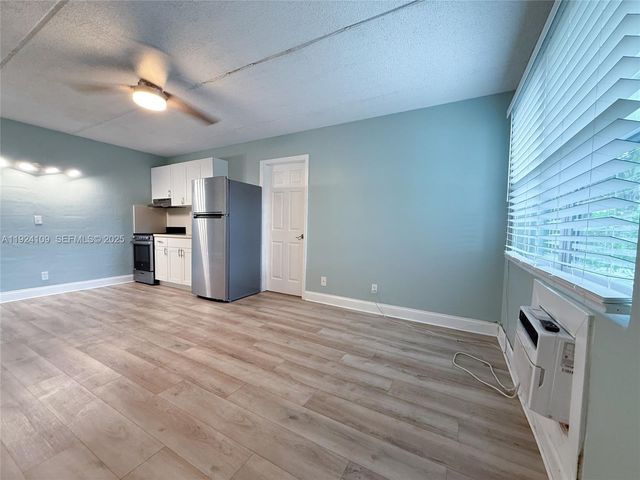 3211 SW 44th St 105, Dania Beach, FL 33312