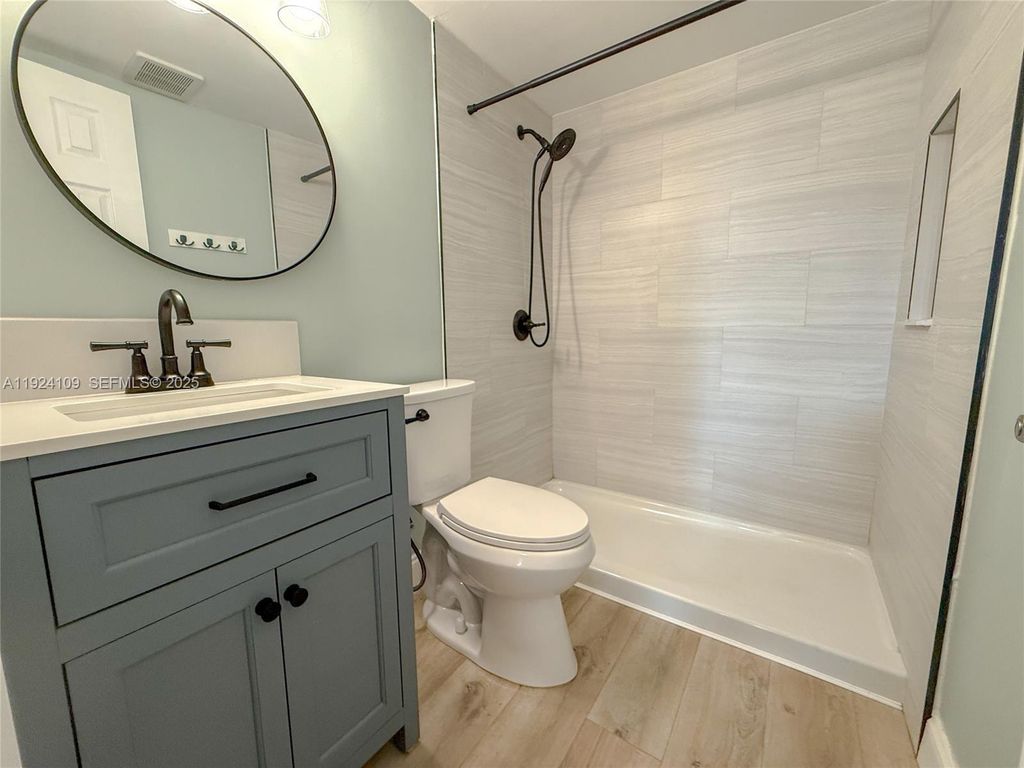 3211 SW 44th St 105, Dania Beach, FL 33312