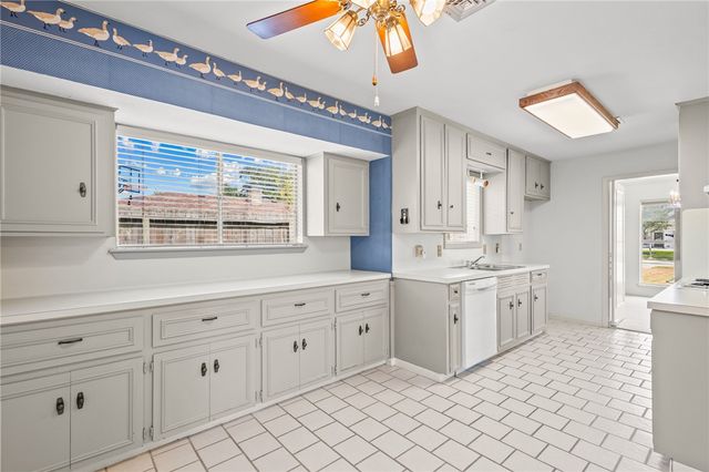 5209 Moultrie Dr, Corpus Christi, TX 78413