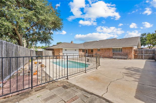 5209 Moultrie Dr, Corpus Christi, TX 78413