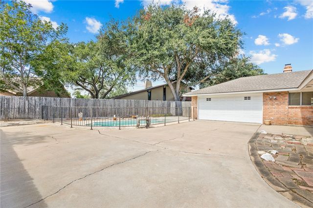 5209 Moultrie Dr, Corpus Christi, TX 78413