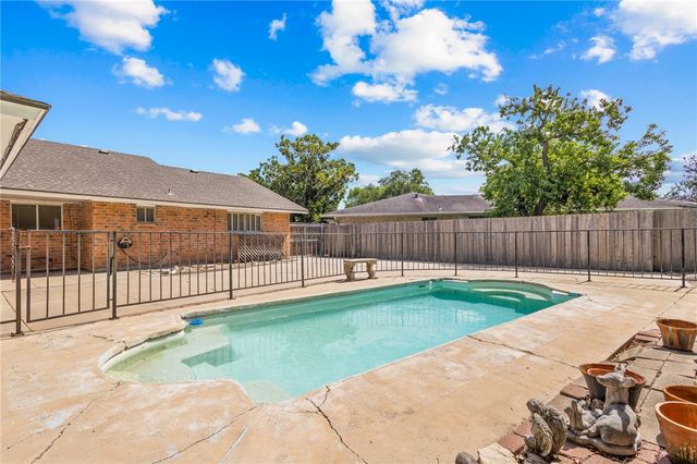 5209 Moultrie Dr, Corpus Christi, TX 78413
