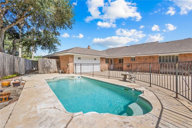 5209 Moultrie Dr, Corpus Christi, TX 78413
