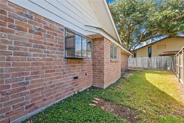 5209 Moultrie Dr, Corpus Christi, TX 78413