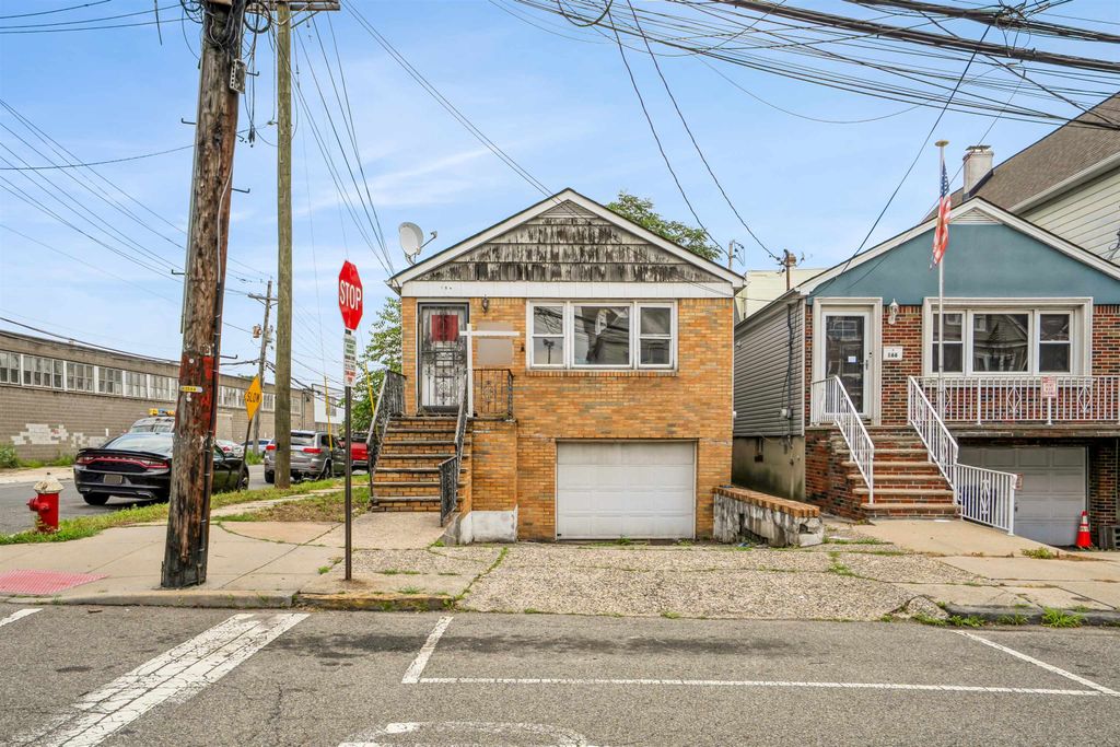 168 HUMPHREY AVE, Bayonne, NJ 07002