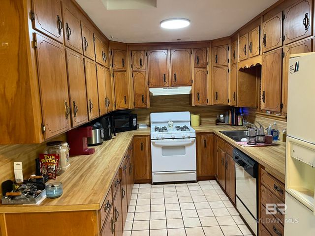 27498 Wilcox Road, Robertsdale, AL 36567