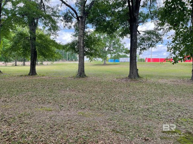 27498 Wilcox Road, Robertsdale, AL 36567