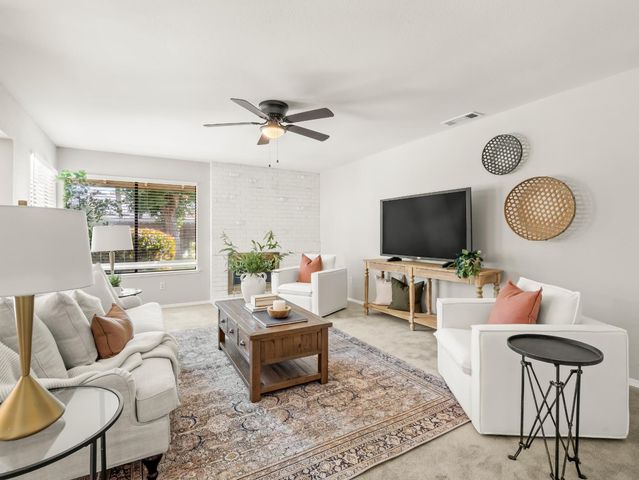 941 E Cromwell, Fresno, CA 93720