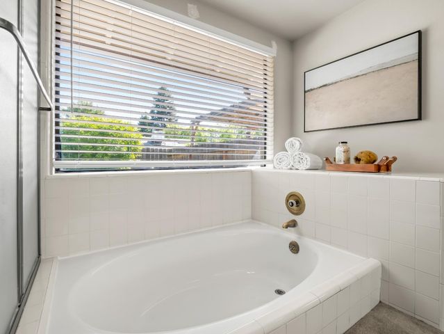 941 E Cromwell, Fresno, CA 93720