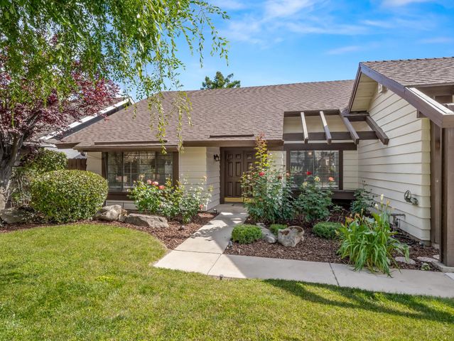 941 E Cromwell, Fresno, CA 93720