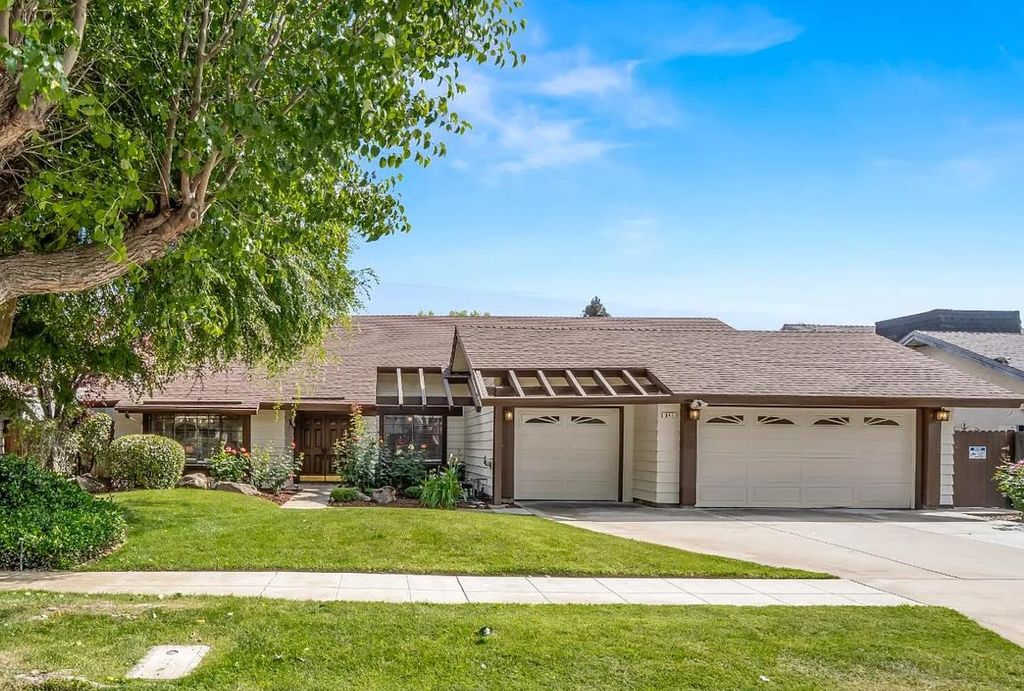 941 E Cromwell, Fresno, CA 93720