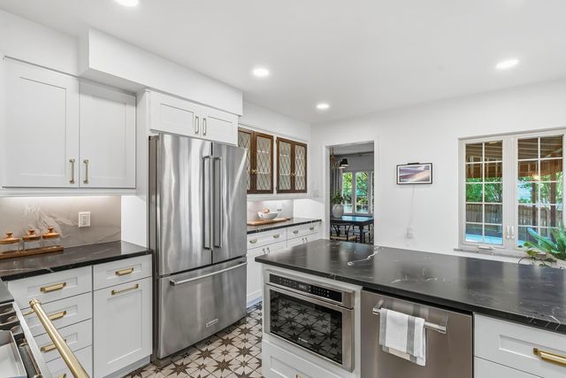 3160 Fair Avenue, Columbus, OH 43209