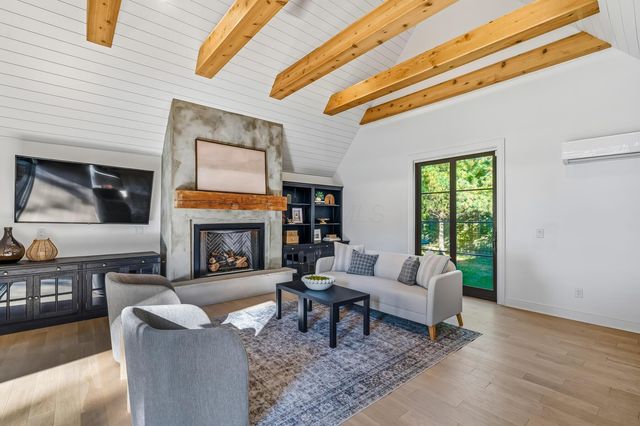 3160 Fair Avenue, Columbus, OH 43209