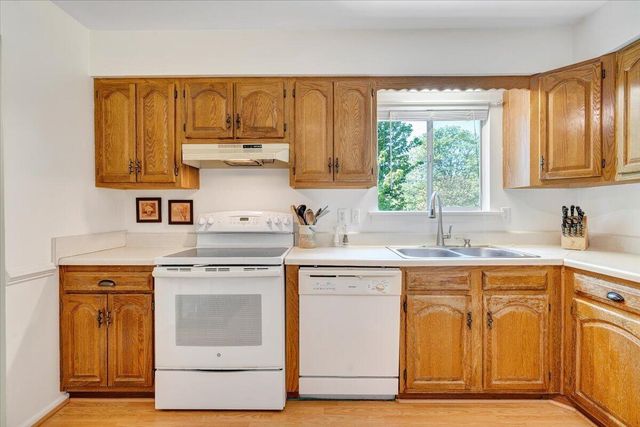 3958 Thames DR, Roanoke, VA 24018