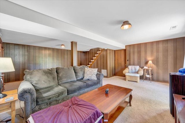 3958 Thames DR, Roanoke, VA 24018