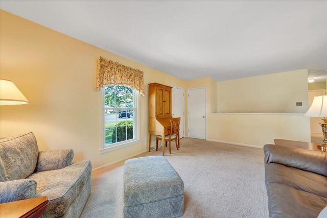 3958 Thames DR, Roanoke, VA 24018