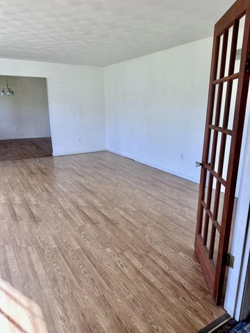 8650 Main Street, Jeffersonville, KY 40337