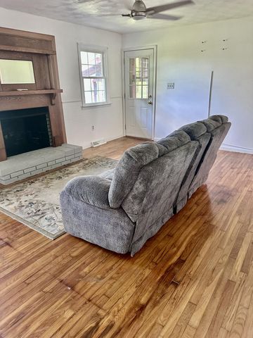 8650 Main Street, Jeffersonville, KY 40337