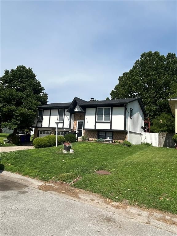 719 S 6th Street, Edwardsville, KS 66111