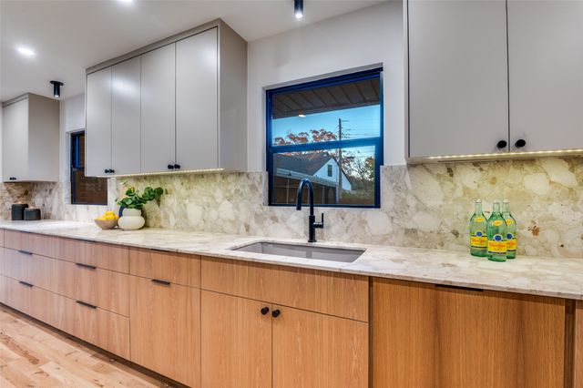 514 Aqua Drive, Dallas, TX 75218