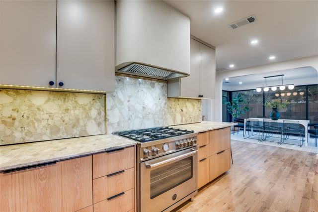 514 Aqua Drive, Dallas, TX 75218