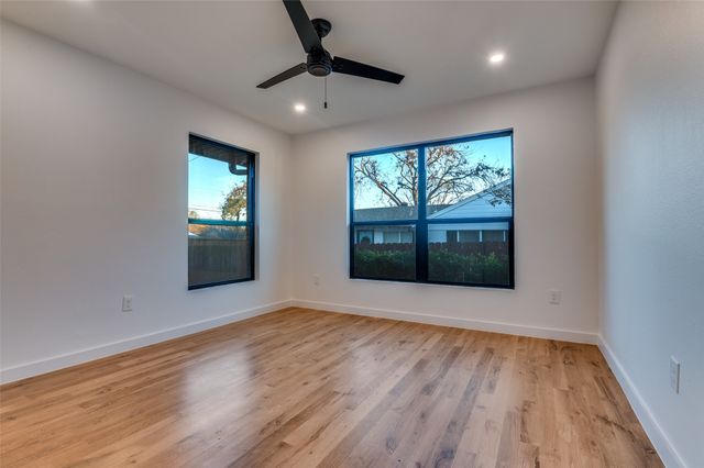 514 Aqua Drive, Dallas, TX 75218