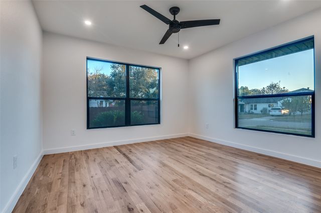 514 Aqua Drive, Dallas, TX 75218