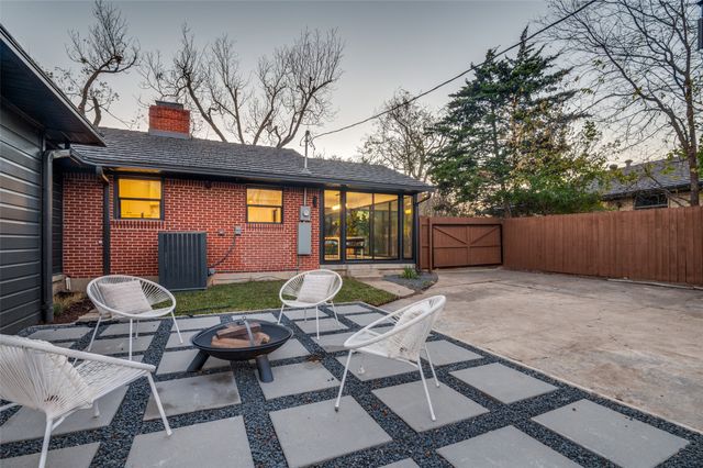 514 Aqua Drive, Dallas, TX 75218