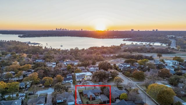 514 Aqua Drive, Dallas, TX 75218