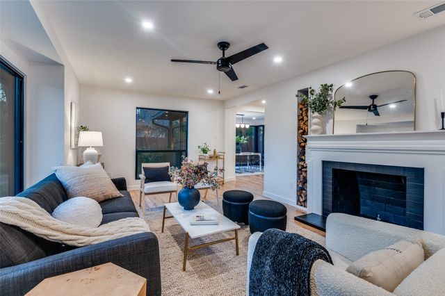 514 Aqua Drive, Dallas, TX 75218