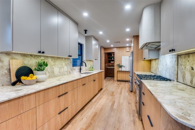 514 Aqua Drive, Dallas, TX 75218