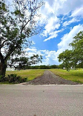 4239 Cr 348, Brazoria, TX 77422