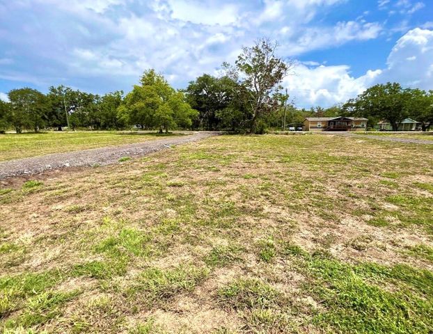 4239 Cr 348, Brazoria, TX 77422