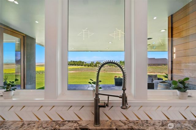 126 Red Hawk Road, Walla Walla, WA 99362