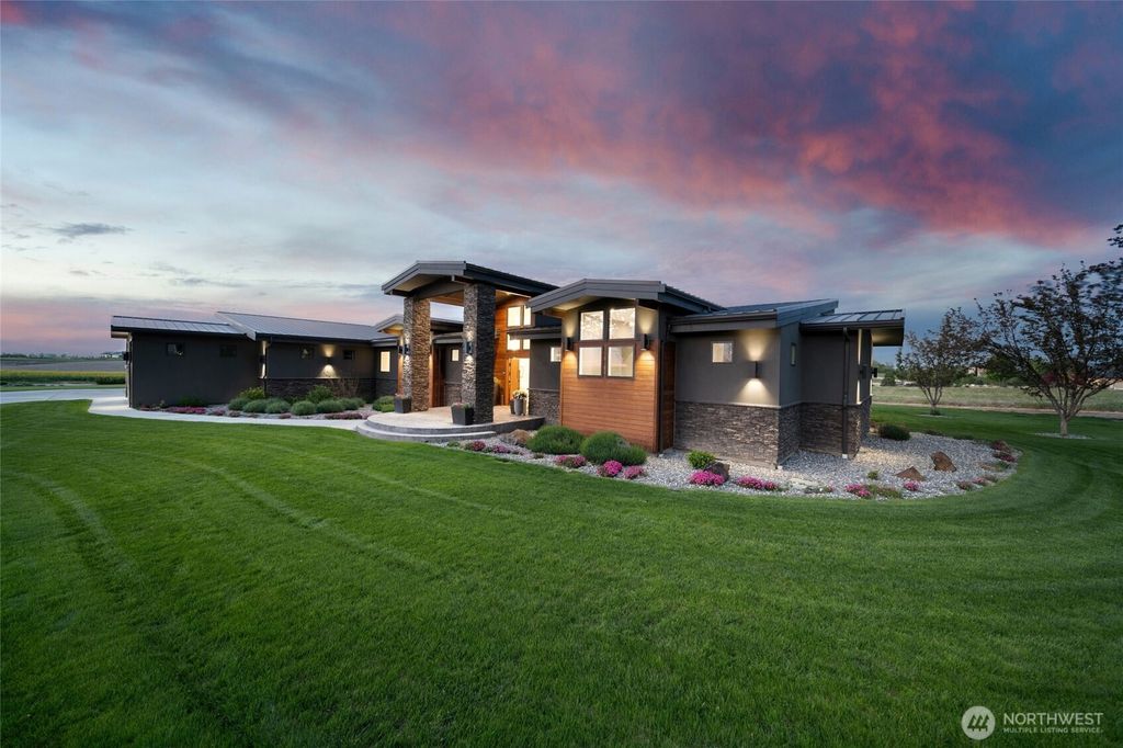 126 Red Hawk Road, Walla Walla, WA 99362