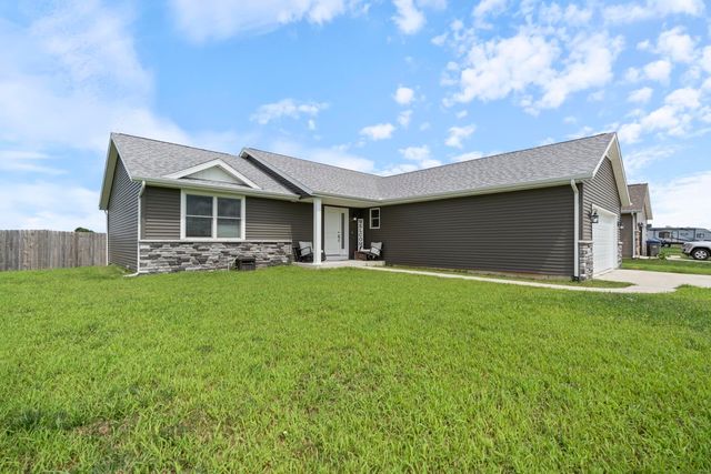 20605 Matthew Drive, Milford, IN 46542