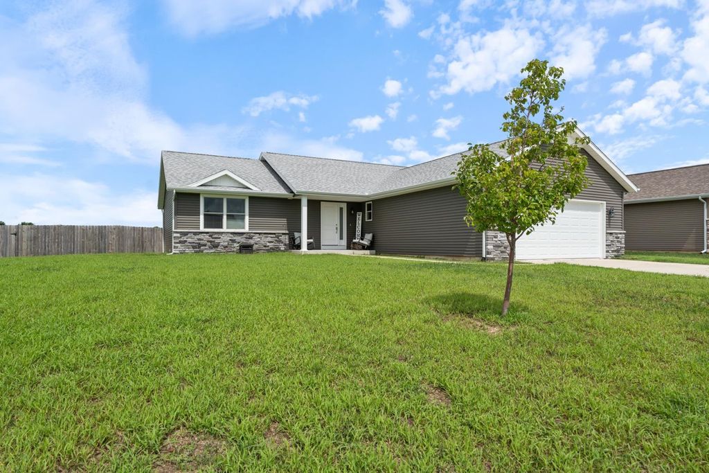 20605 Matthew Drive, Milford, IN 46542