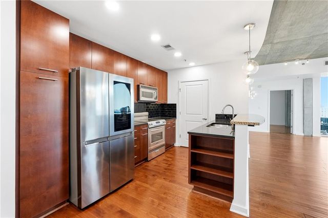 3324 Peachtree NE Road 2001, Atlanta, GA 30326