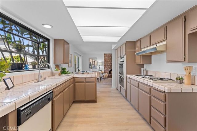 12325 Glynn, Downey, CA 90242