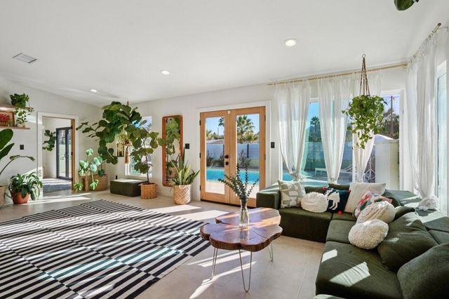 3864 E Calle San Raphael, Palm Springs, CA 92264