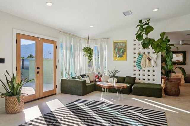 3864 E Calle San Raphael, Palm Springs, CA 92264