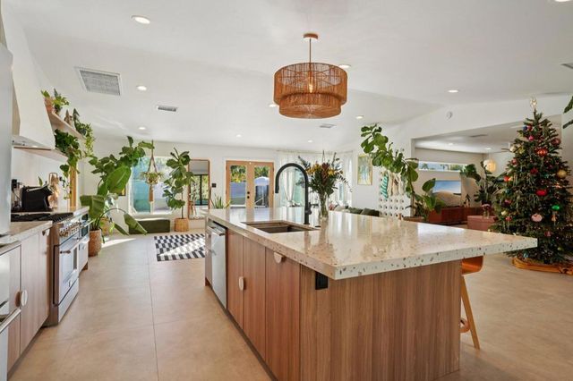 3864 E Calle San Raphael, Palm Springs, CA 92264